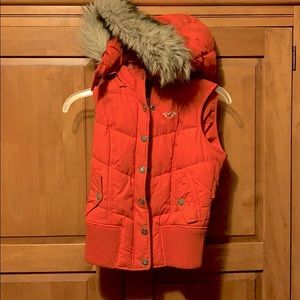 LIGHTLY WORN | Hollister Faux Fur Puffer Vest